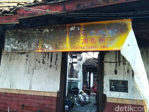 Kebakaran Melanda Kelenteng Tay Kak Sie Semarang, 1 Orang Tewas