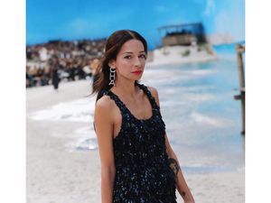 Nggak Terkenal Tapi Wanita Ini Adalah Model Chanel Paling Berpengaruh