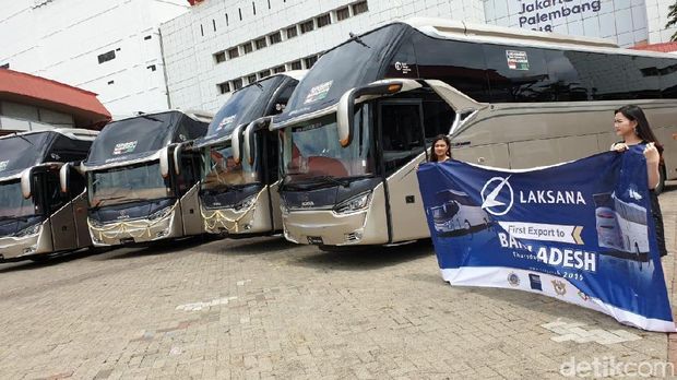 Bertempat di area JIExpo, Kemayoran, Jakarta, Menteri Luar Negeri RI Retno Marsudi, hari ini, Kamis (21/3/2019) resmi melepas ekspor perdana bus eksekutif CV Laksana ke Bangladesh.