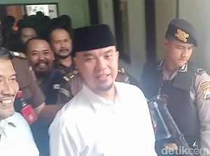 Ratapan Dhani Soal Asam Urat Kambuhan Hingga Minta Dibantarkan Ratapan Dhani Soal Asam Urat Kambuhan Hingga Minta Dibantarkan