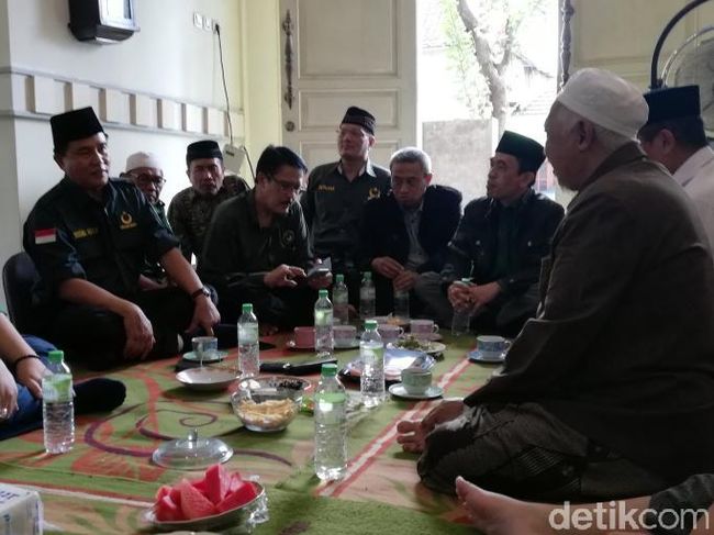 Berita Yusril Siap Jadi Komandan Tim Pembela Jokowi-Ma'ruf Jika Pilpres Bersengketa Jumat 19 April 2024