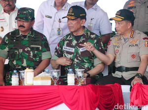 Dipimpin Wiranto, TNI-Polri Apel Pengamanan Pemilu 2019 Dipimpin Wiranto, TNI-Polri Apel Pengamanan Pemilu 2019