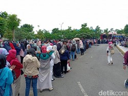 Warga Kediri Antusias Nonton Mata Najwa On Stage, Antrean Tiket Mengular