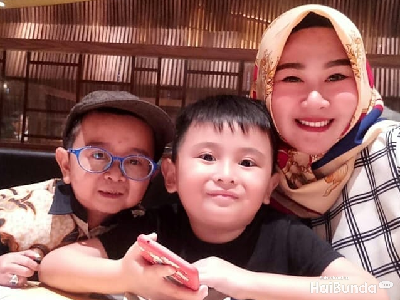 6 Potret Quality Time Keluarga Daus Mini