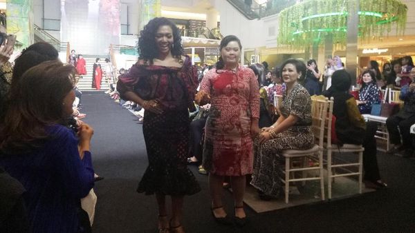 Aksi Memukau Anak-anak Down Syndrome Jadi Model di Catwalk Aksi Memukau Anak-anak Down Syndrome Jadi Model di Catwalk