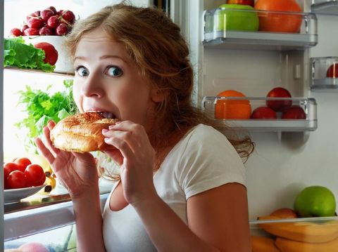 Bunda, Pahami Alasan Stres Bisa Picu Makan Berlebihan