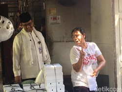 Anies Turunkan 2 Jari Emak-emak Kampanye
