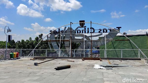 Melihat Proyek Mangkrak Teras Cihampelas yang Membahayakan