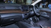 Intip Dalaman Si Hitam Suzuki Ertiga Versi Mahal