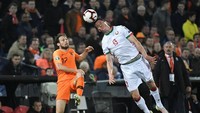Belanda sedang berusaha kembali ke panggung elite sepakbola internasional. Belanda sudah absen di dua turnamen besar terakhir: Piala Eropa 2016 dan Piala Dunia 2018. Foto: Reuters