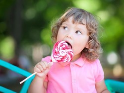 4 Pengaruh Konsumsi Gula bagi Otak Anak