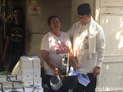 Warga Ngeluh Modal dari OK OCE Belum Cair, Anies: Memang Tidak Ada