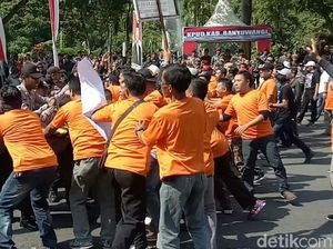 Massa Bentrok dengan Polisi di Banyuwangi, Ini Hanya Simulasi