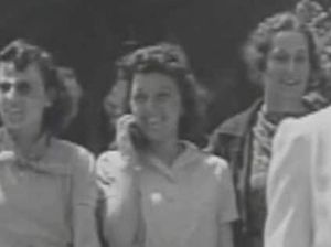 Video Tahun 1930-an yang Disebut Bukti Adanya Penjelajah Waktu Video Tahun 1930-an yang Disebut Bukti Adanya Penjelajah Waktu