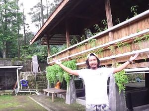 Rumah Hutan Dodit Mulyanto Ada Toilet Alam dan Dijaga Anjing Doberman Rumah Hutan Dodit Mulyanto Ada Toilet Alam dan Dijaga Anjing Doberman