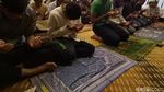 Momen Skuat Timnas U-23 Tunaikan Salat Jumat