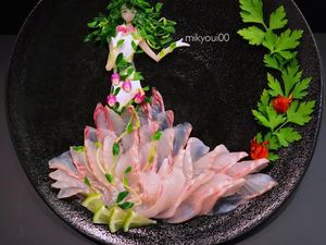 Pria Ini Menata Sashimi Menjadi Bentuk Unik dan Cantik