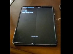 Layar Ponsel Lipat Samsung Rusak Baru Sekali Dipakai