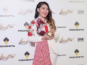 Selain Raih Penghargaan, Via Vallen Juga Bawakan Selow di Rusia Selain Raih Penghargaan, Via Vallen Juga Bawakan Selow di Rusia
