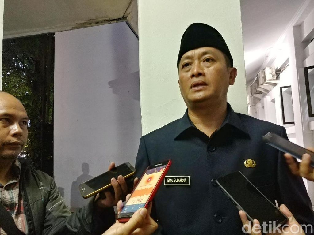 Tenda Darurat Disiapkan di RS, Sekda Bandung: Untuk Non COVID-19 Tenda Darurat Disiapkan di RS, Sekda Bandung: Untuk Non COVID-19