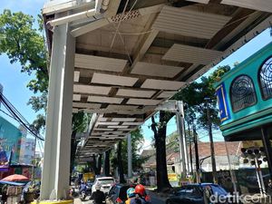 Bahaya, Material Proyek Skywalk Teras Cihampelas 2 Sering Jatuh Bahaya, Material Proyek Skywalk Teras Cihampelas 2 Sering Jatuh