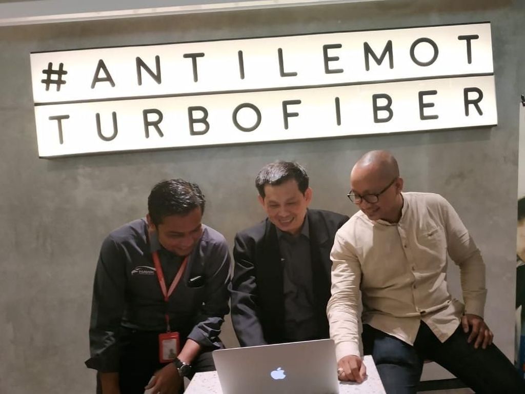 HTSnet Hadirkan Turbo Fiber, Internet Ngebut 200 Mbps HTSnet Hadirkan Turbo Fiber, Internet Ngebut 200 Mbps