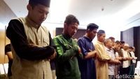 Momen Skuat Timnas U-23 Tunaikan Salat Jumat
