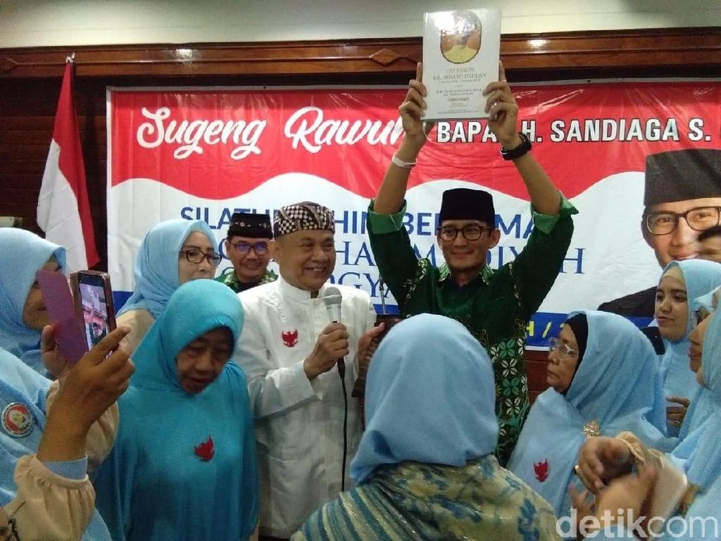 Keluarga Besar KH Ahmad Dahlan Tegaskan Dukungan ke Prabowo-Sandi Keluarga Besar KH Ahmad Dahlan Tegaskan Dukungan ke Prabowo-Sandi