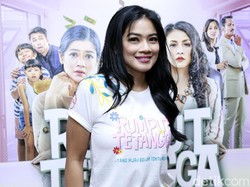 Rumput Tetangga Kisah tentang Suka Duka Jadi Ibu-ibu