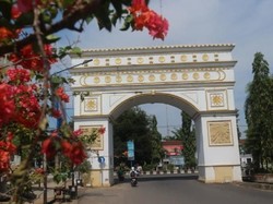 Arc de Triomphe Ternyata Ada Juga di... Kalimantan