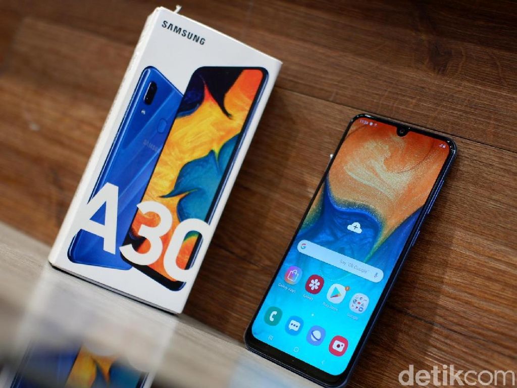 Unboxing Galaxy A30, Jagoan Baru Samsung di Harga Rp 3 Jutaan