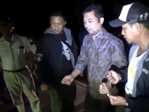 Kronologi Dosen UNM Wahyu Bunuh Wanita Berjilbab dalam Mobil Kronologi Dosen UNM Wahyu Bunuh Wanita Berjilbab dalam Mobil