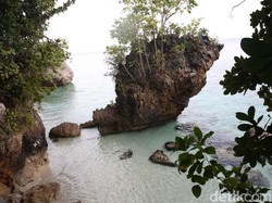 Pantai Tanjung Mangga, Surga Tersembunyi dari Maluku