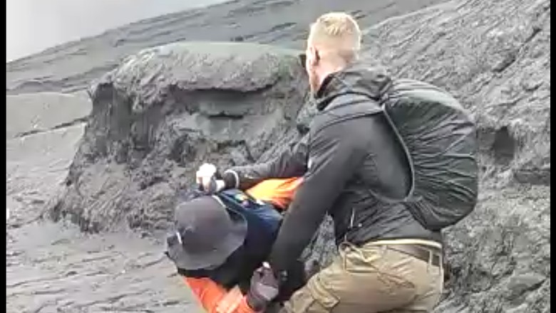 Heboh Turis Bule Banting Petugas di Bromo Heboh Turis Bule Banting Petugas di Bromo