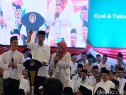 Di Depan Jokowi, Wanita Banser Curhat Minta Uang Motivasi