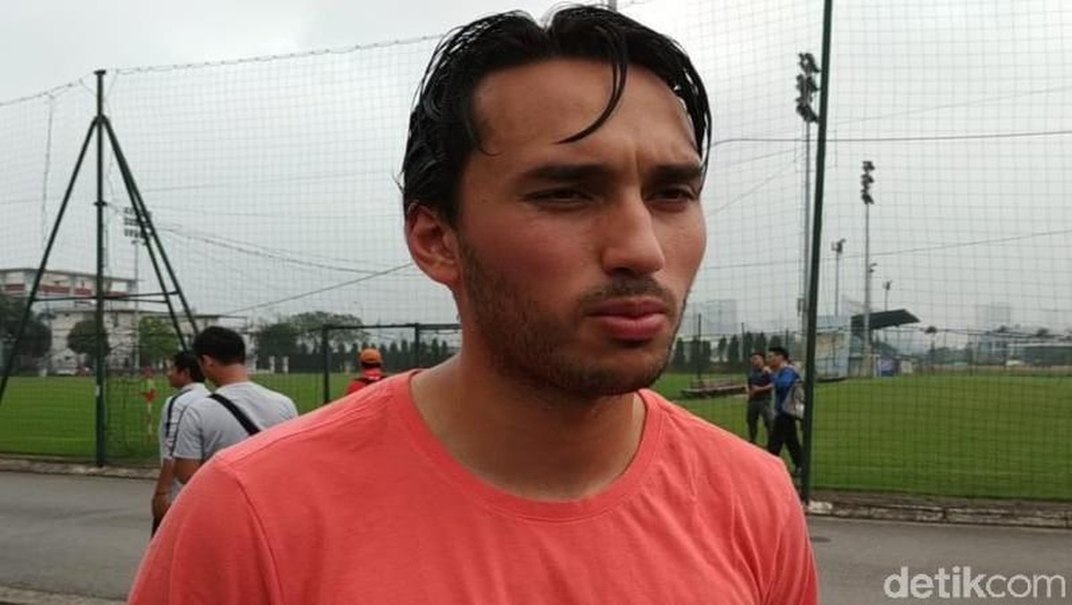 Ezra Walian masih berharap bisa bela Timnas Indonesia (Randy Prasatya/detikSport)