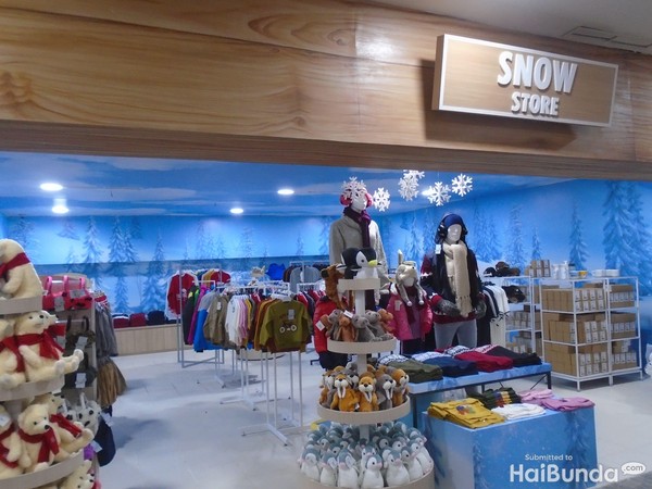 merchandise store trans snow world