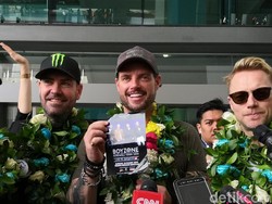 Tiba di Bandara Soetta, Boyzone Senang Bisa Kembali ke Indonesia