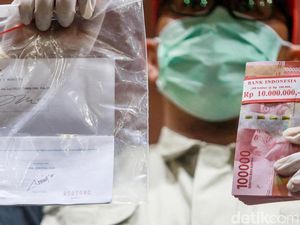 Ini Barang Bukti Uang OTT Direktur Krakatau Steel