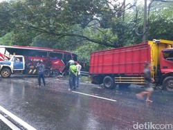 Truk vs Bus di Boyolali, 2 Orang Tewas dan 3 Luka Parah
