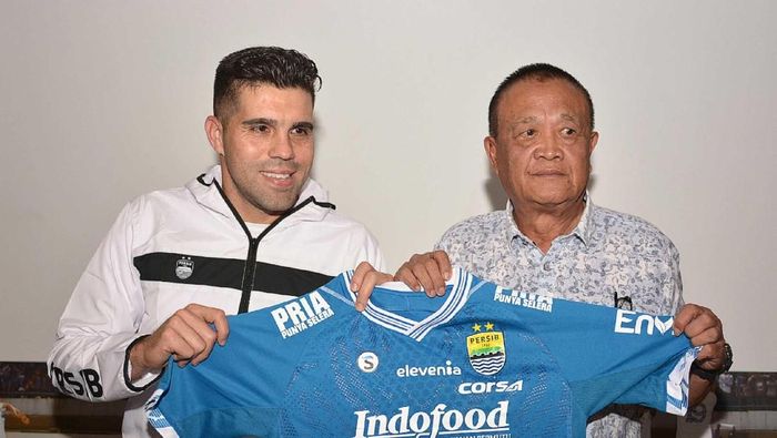 Fabiano Beltrame sudah diincar Persib Bandung sejak masih di Persela (persib.co.id) Fabiano Beltrame sudah diincar Persib Bandung sejak masih di Persela (persib.co.id)