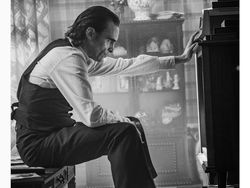 Potret Terbaru Joker yang Misterius
