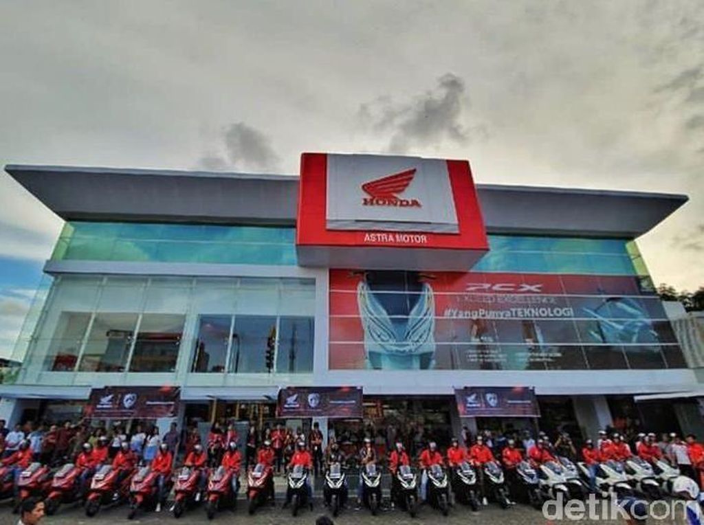 Hore! Pemain PSM Makassar Diberi 30 Motor Honda Hore! Pemain PSM Makassar Diberi 30 Motor Honda