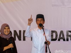 Bertemu di Ponpes, Ibu Ini Keceplosan Panggil Jokowi Pak Kiai