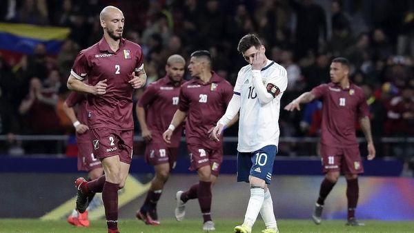 Kembalinya Messi Tak Mampu Selamatkan Argentina dari Kekalahan