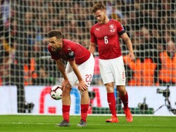 Adapun satu gol Inggris lainnya didapat dari bunuh diri bek Ceko, Tomas Kalas. Terlihat Kalas tertegun usai membobol gawang sendiri. (Foto: Catherine Iville/Getty Images)