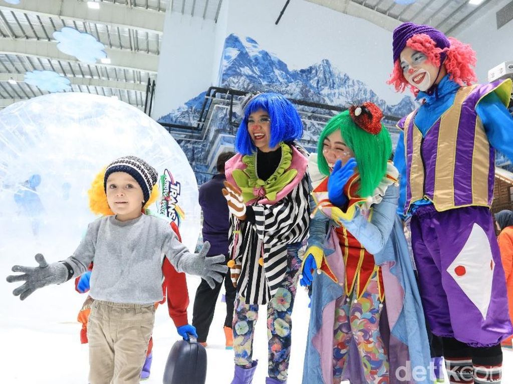 Pujian Pengunjung Usai Main Salju di Trans Snow World Bekasi Pujian Pengunjung Usai Main Salju di Trans Snow World Bekasi