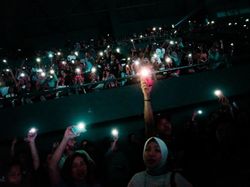 Jangan Asal Main HP di Konser 4 Musisi Ini!