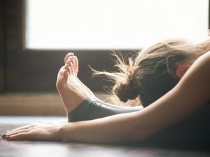 5 Pose Yoga Ini Paling Ampuh Redakan Masuk Angin 5 Pose Yoga Ini Paling Ampuh Redakan Masuk Angin