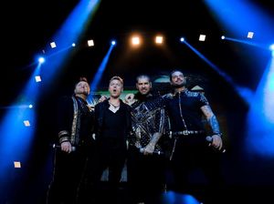 Penampilan Boyzone Duet dengan Isyana Sarasvati Penampilan Boyzone Duet dengan Isyana Sarasvati